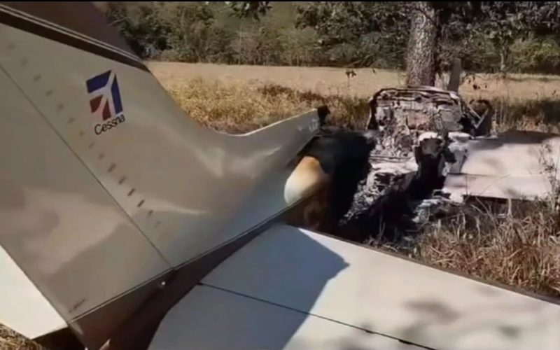 Avião com mais de 300 kg de drogas faz pouso forçado em Goiás e termina com prisões