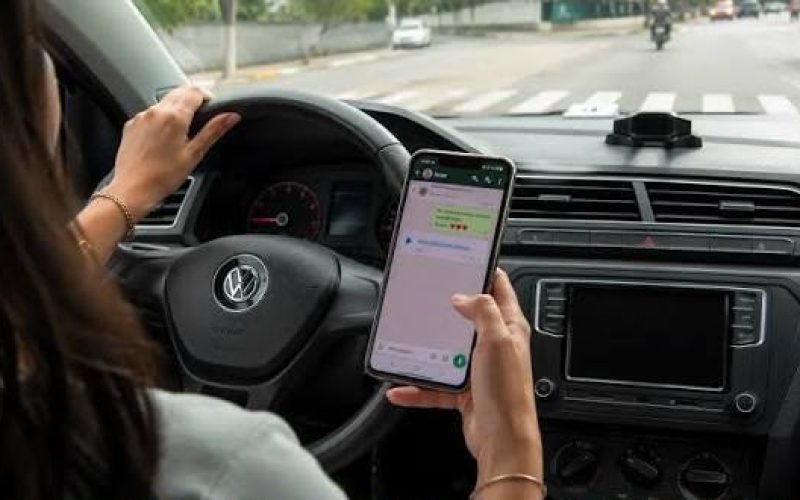 WhatsApp ganha função que facilita ouvir e responder mensagens de áudio no carro