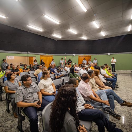Pais que ajudaram a construir Senador Canedo recebem homenagem emocionante do SENAPREV
