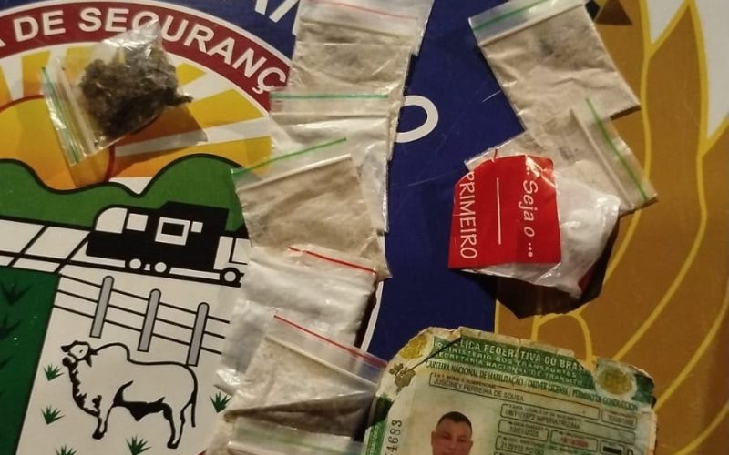 GCM apreende drogas e dinheiro durante abordagem no Boa Vista e dois homens acabam na delegacia