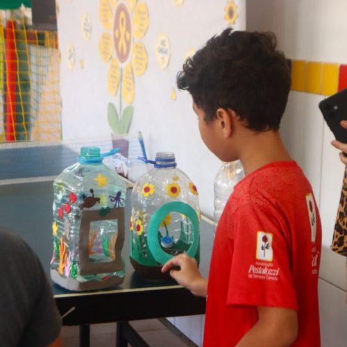 Reciclagem vira brincadeira e aprendizado na Associação Pestalozzi de Senador Canedo
