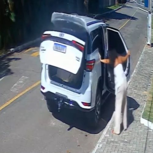 Nervosismo faz futuro papai entrar no carro e esquecer esposa em trabalho de parto