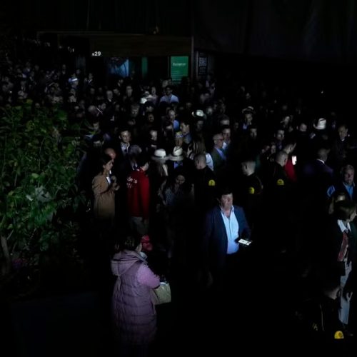 Apagão em Espanha e Portugal paralisa transportes, telecomunicações e causa emergência nacional