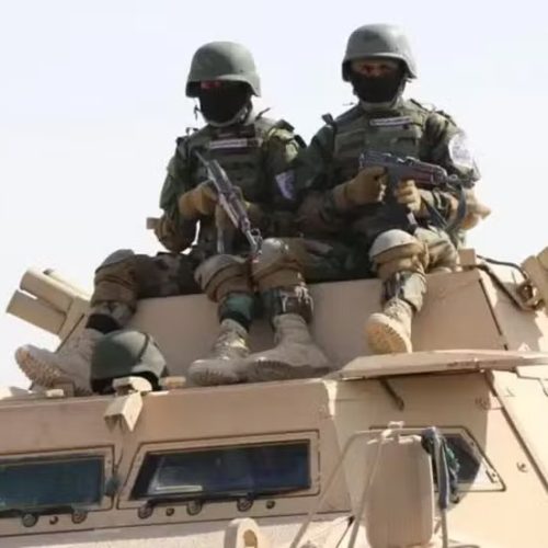 Talibã perde controle de meio milhão de armas dos EUA; parte pode ter chegado à Al-Qaeda, diz ONU