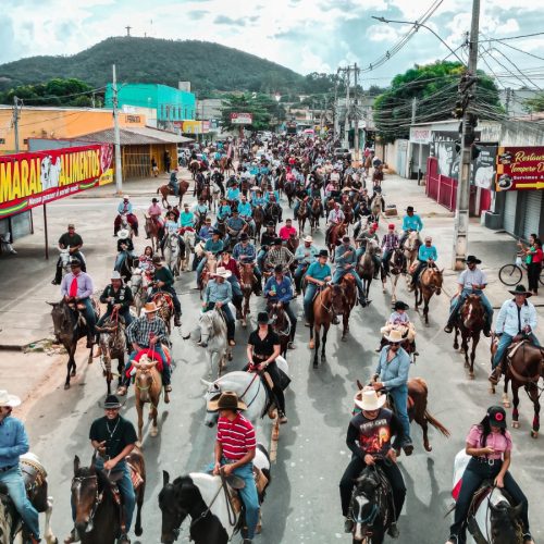 Cavalgada abre comemorações dos 37 anos de Senador Canedo com tradição e festa