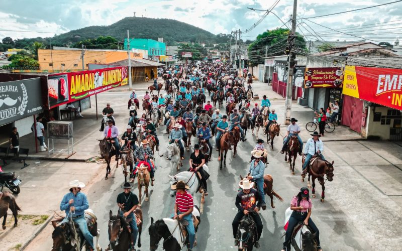 Cavalgada abre comemorações dos 37 anos de Senador Canedo com tradição e festa