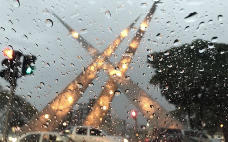 Chuva intensa em Goiânia é provocada por avanço de frente fria, aponta Cimehgo