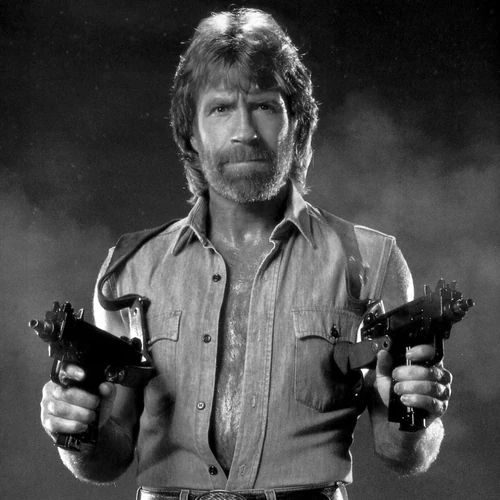 Chuck Norris morre aos 86 anos, deixando legado no cinema de ação