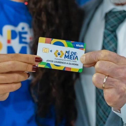 Estudantes da rede pública começam a receber R$ 200 do programa Pé-de-Meia 2025 a partir desta quarta