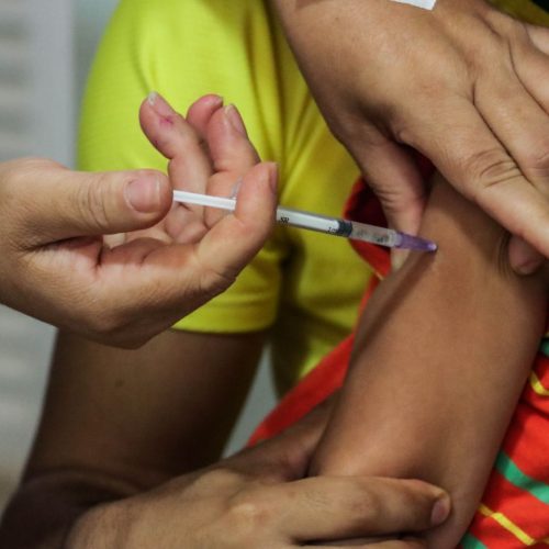 Senador Canedo reforça compromisso com a saúde e amplia cobertura vacinal durante o Dia D de Vacinação