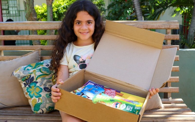 Entrega de kits escolares marca preparação para o início do ano letivo em Senador Canedo