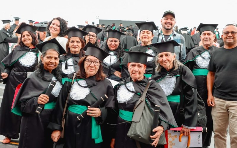 Inclusão digital: 21 idosos de Senador Canedo concluem o programa Cidadão Tech 60+