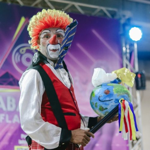 Oficina gratuita orienta artistas de Senador Canedo a montar portfólio para projetos culturais