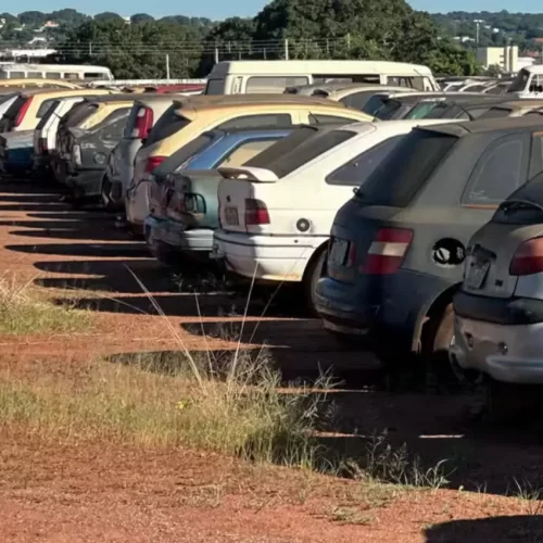 Detran-GO abre leilão com quase 3 mil veículos entre carros e motos em Goiás