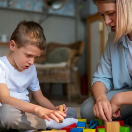 Câmara avança em projeto que cria aposentadoria especial para mães de crianças atípicas