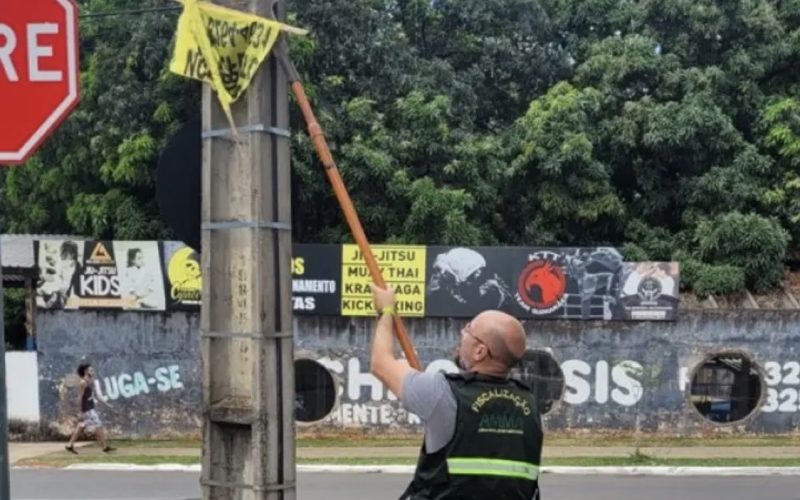 Caiado sanciona lei que combate poluição visual urbana em Goiás