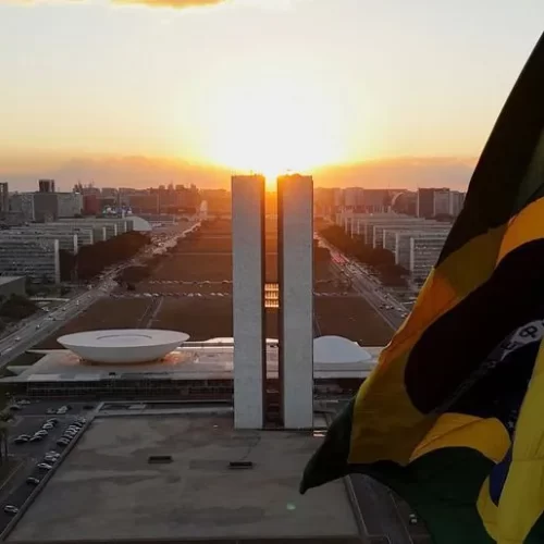 Brasil lidera ranking mundial de supersalários e gasta R$ 20 bilhões acima do teto no serviço público