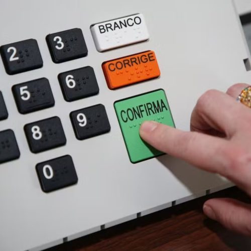 CCJ do Senado aprova fim da reeleição e amplia mandatos para cinco anos a partir de 2034